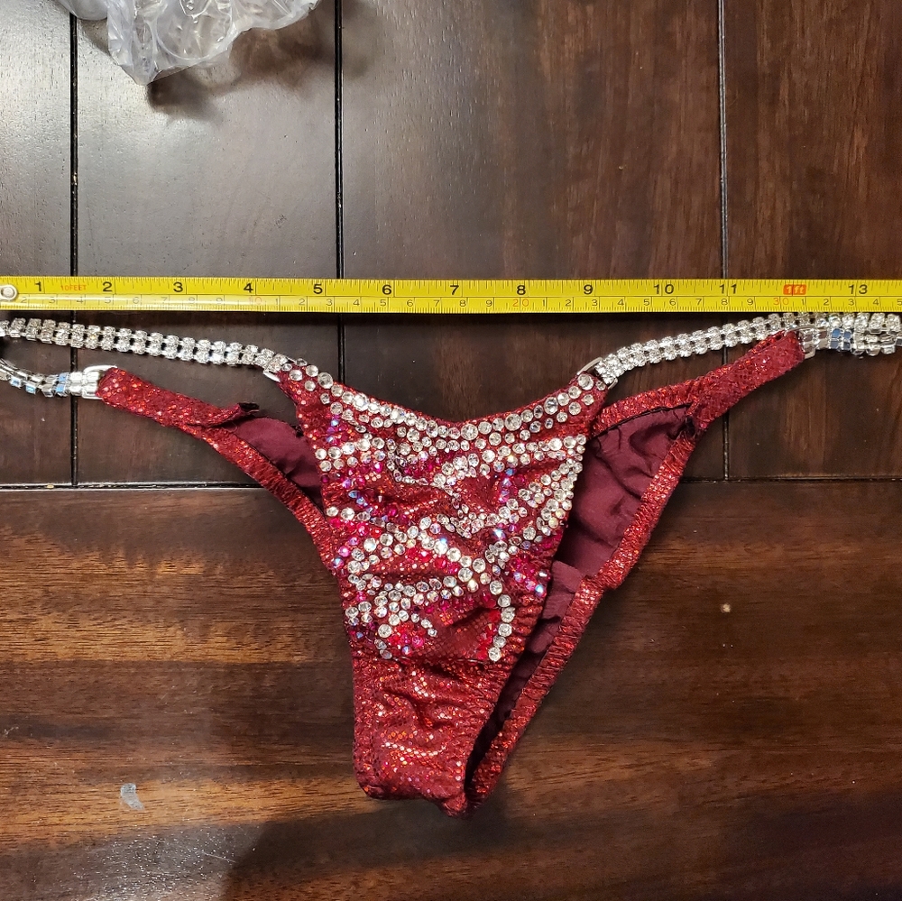Competition Bikini - image 2